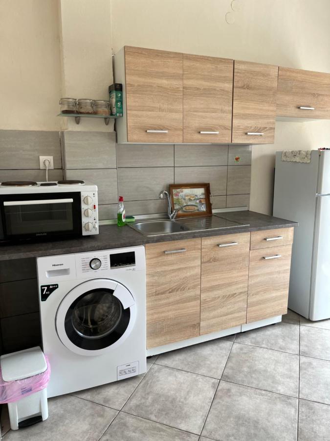 Xronis Apartments เนอา มิคานิโอนา ภายนอก รูปภาพ
