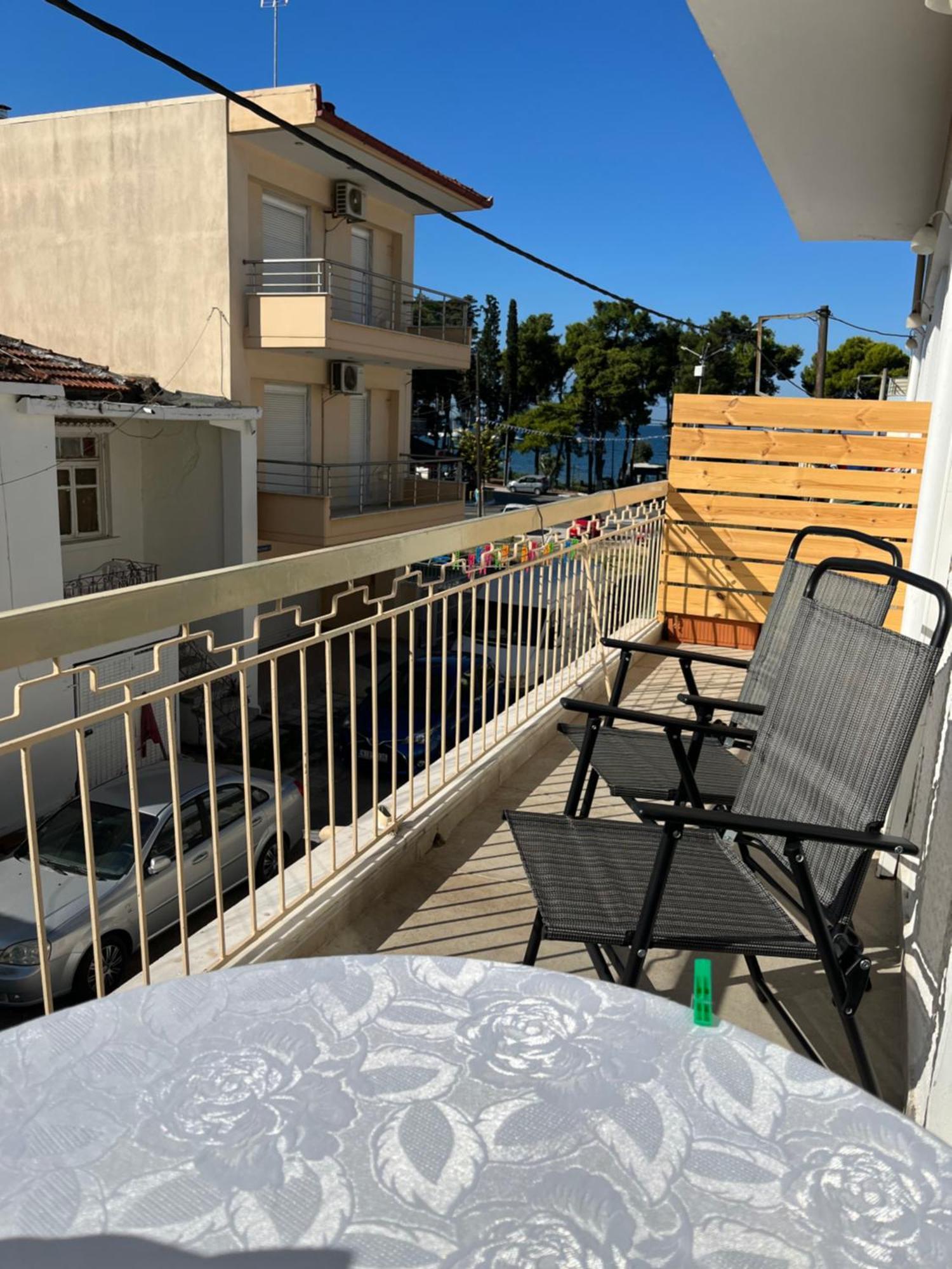 Xronis Apartments เนอา มิคานิโอนา ภายนอก รูปภาพ